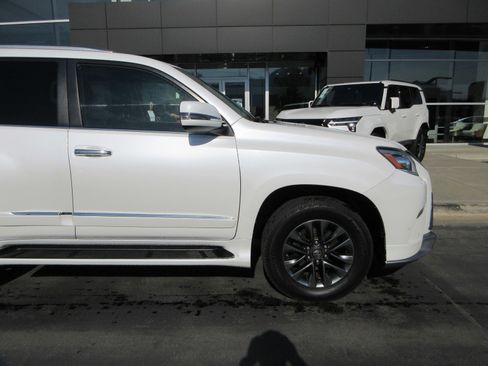 Used 2017 Lexus GX 460 Premium AWD/4WD image 12