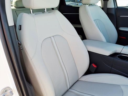 Certified 2025 Hyundai Sonata SEL image 12