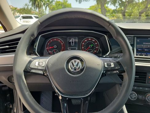 Used 2020 Volkswagen Jetta SE FWD image 19