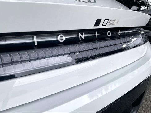 Used 2025 Hyundai Ioniq 6 SEL RWD image 9