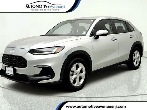Used 2023 Honda HR-V LX image 1
