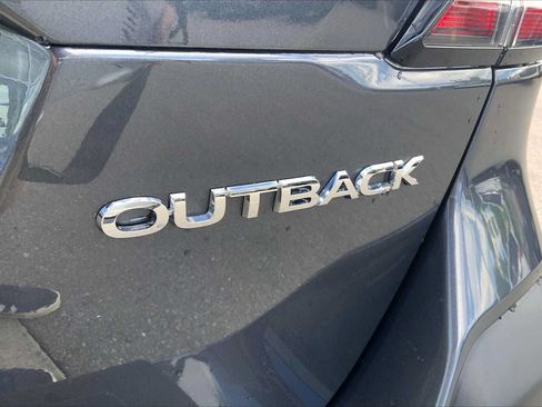 Used 2025 Subaru Outback Premium AWD/4WD image 11