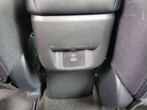 Used 2023 Nissan Versa SV image 10