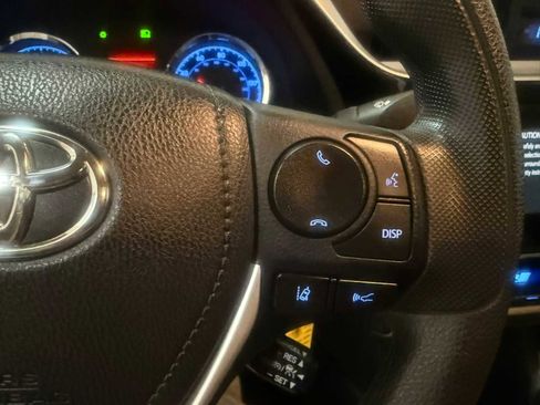 Used 2018 Toyota Corolla LE image 30