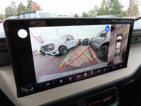 New 2025 Ford Maverick Lariat image 14