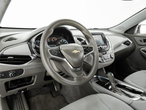 Used 2016 Chevrolet Malibu LT image 12