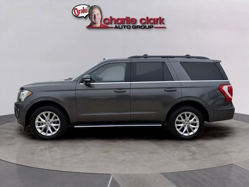 Used 2021 Ford Expedition XLT image 2