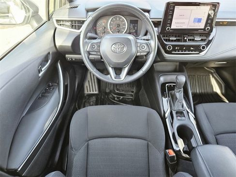 Used 2022 Toyota Corolla SE image 10