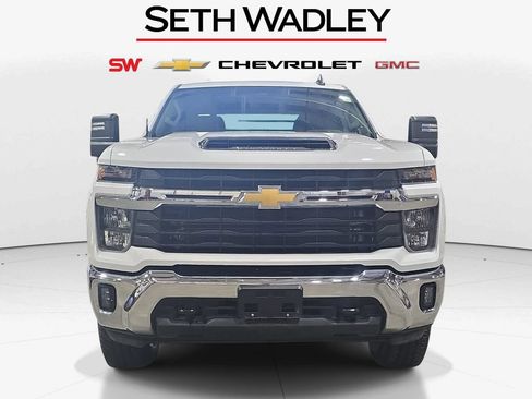 Used 2024 Chevrolet Silverado 3500 LT w/ Convenience Package AWD/4WD image 2