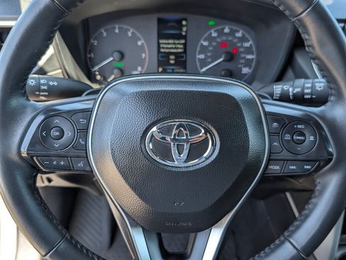 Used 2024 Toyota Corolla Cross AWD Hybrid w/ Moonroof Package image 17