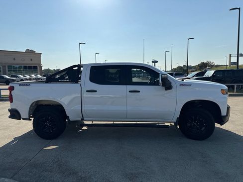 Used 2021 Chevrolet Silverado 1500 Custom Trail Boss AWD/4WD image 17