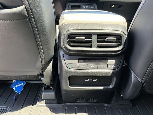 Used 2023 Honda Pilot Touring image 26