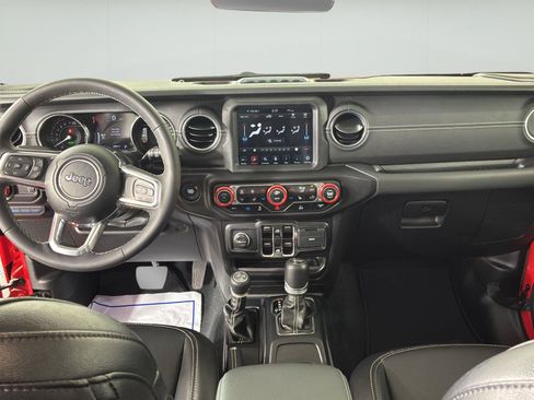 Used 2023 Jeep Wrangler Unlimited Sahara w/ Cold Weather Group AWD/4WD image 13