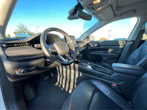 Used 2022 Jeep Compass Trailhawk w/ Trailhawk Elite Group image 2