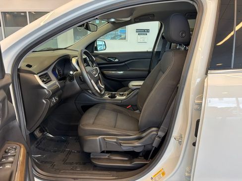 Used 2022 GMC Acadia SLE FWD image 14