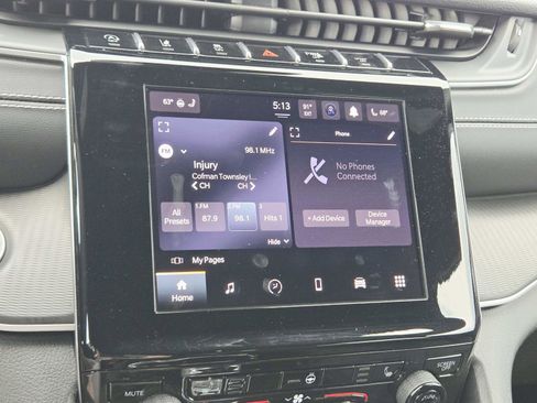 Used 2024 Jeep Grand Cherokee Altitude image 28