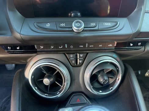 Used 2018 Chevrolet Camaro LT image 33