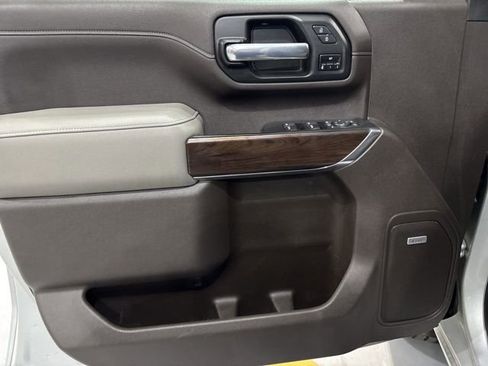 Used 2021 GMC Sierra 2500 SLT w/ SLT Preferred Package image 14