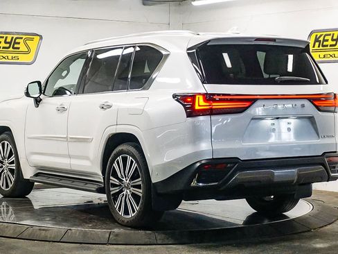 Certified 2025 Lexus LX 700h Luxury AWD/4WD image 2