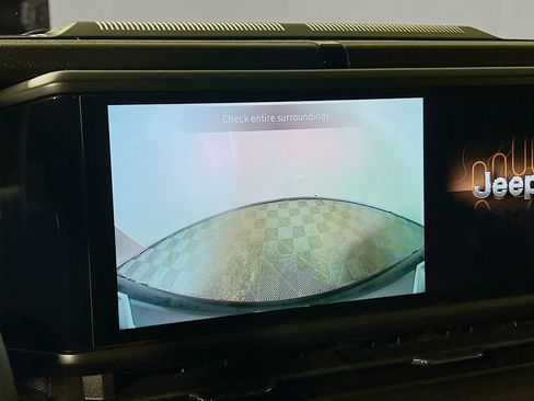 Used 2024 Jeep Wrangler Unlimited AWD/4WD image 12