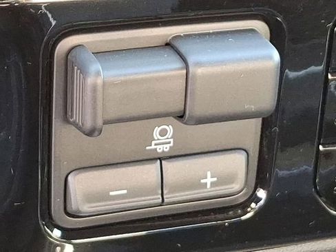 Used 2025 Chevrolet Silverado 3500 High Country image 26