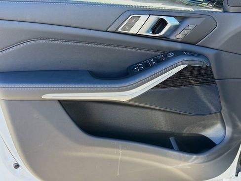 Used 2024 BMW X5 sDrive40i w/ M Sport Package image 21