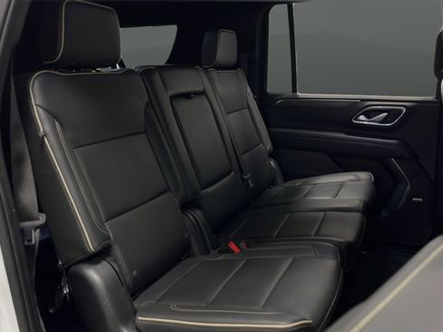 Used 2022 GMC Yukon XL SLT w/ SLT Luxury Package AWD/4WD image 24