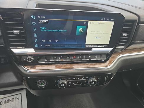 Used 2023 Chevrolet Silverado 1500 LT AWD/4WD image 21