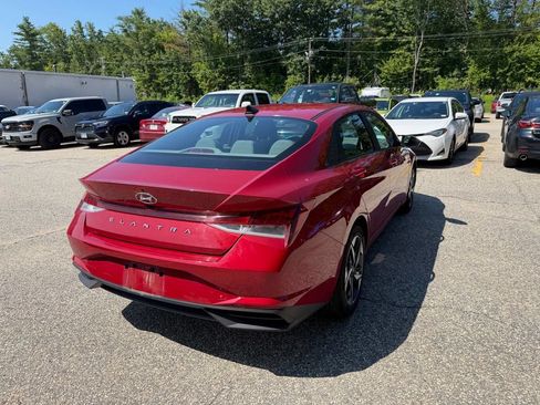Used 2023 Hyundai Elantra SEL w/ Convenience Package FWD image 7