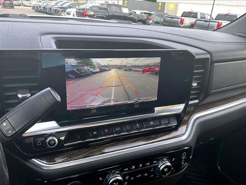 Used 2022 GMC Sierra 1500 Elevation image 18