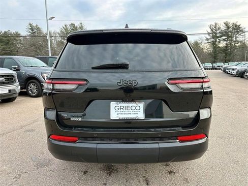 Used 2021 Jeep Grand Cherokee L Laredo image 4