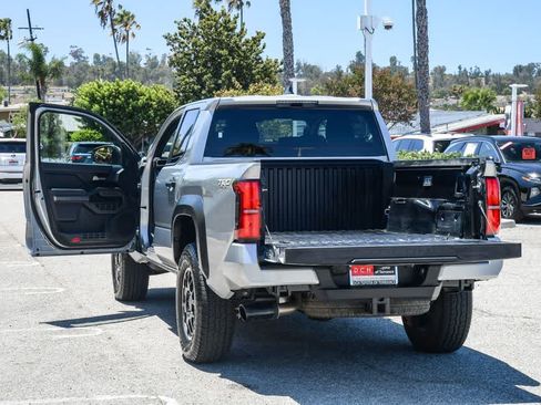 Used 2025 Toyota Tacoma TRD Off-Road AWD/4WD image 33
