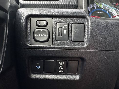 Used 2019 Toyota 4Runner SR5 Premium AWD/4WD image 26