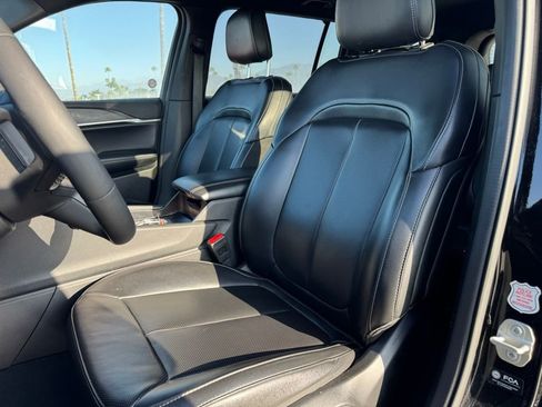 Certified 2024 Jeep Grand Cherokee L Limited w/ Luxury Tech Group II image 5