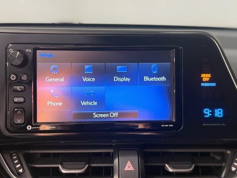 Used 2018 Toyota C-HR XLE FWD image 15