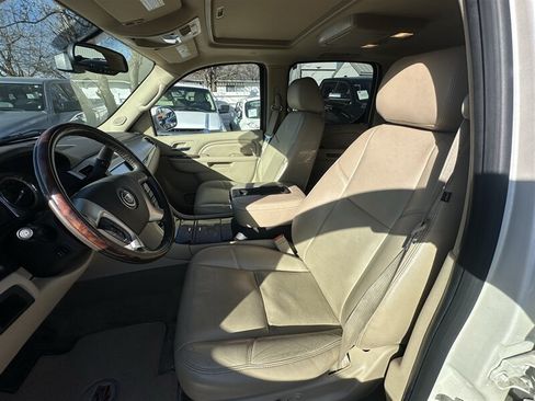 Used 2014 Cadillac Escalade ESV Premium AWD/4WD image 32