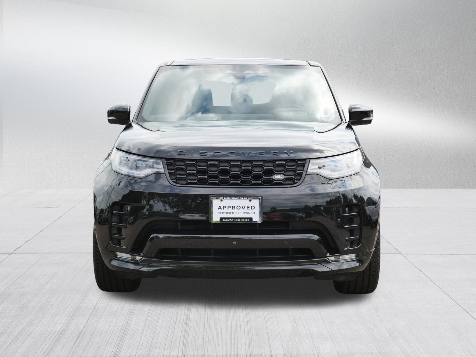 Certified 2025 Land Rover Discovery Dynamic SE AWD/4WD image 8