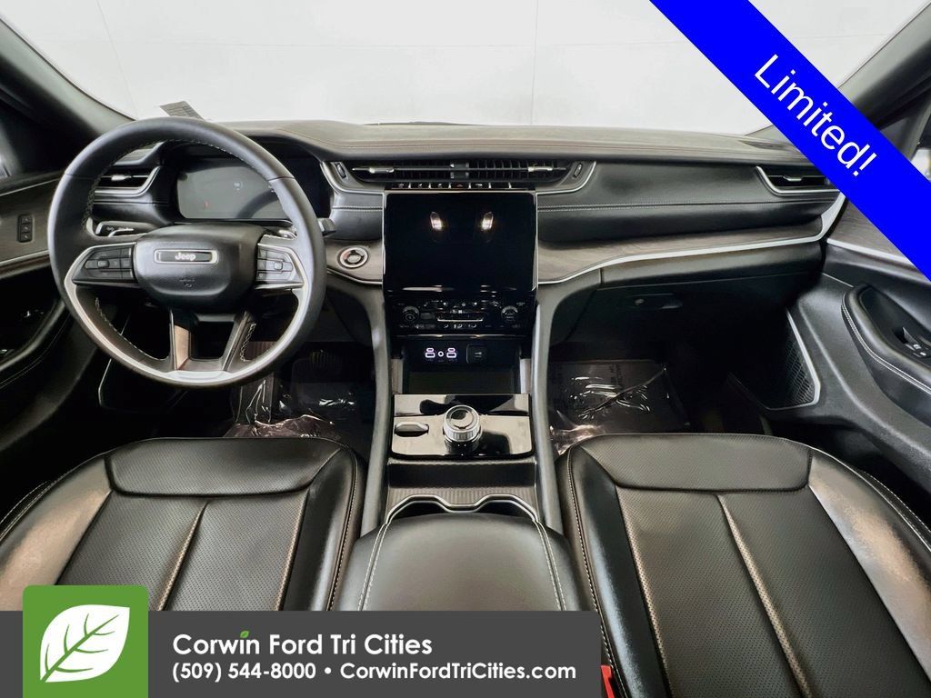 Used 2025 Jeep Grand Cherokee L Limited w/ Luxury Tech Group II AWD/4WD image 7