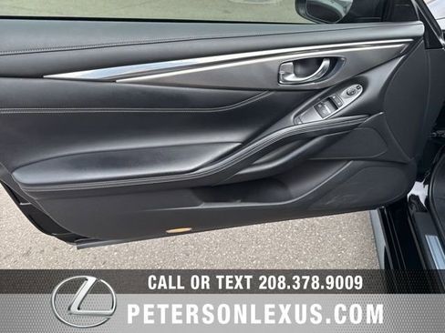 Used 2018 INFINITI Q60 2.0t w/ Moonroof Package image 19