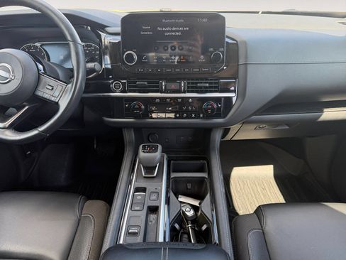 Used 2023 Nissan Pathfinder SL w/ SL Premium Package FWD image 11