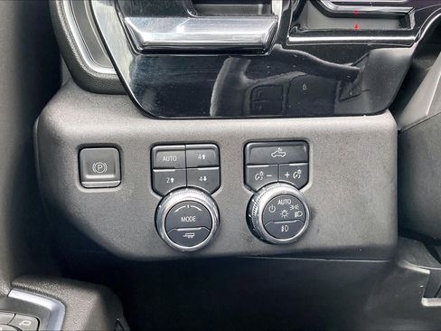 Used 2023 GMC Sierra 1500 Elevation w/ X31 Off-Road Package AWD/4WD image 30