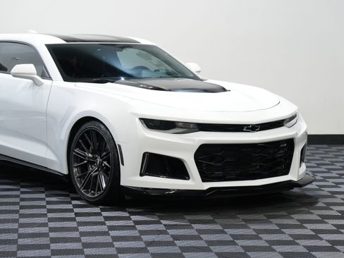 Used 2017 Chevrolet Camaro ZL1 RWD image 9