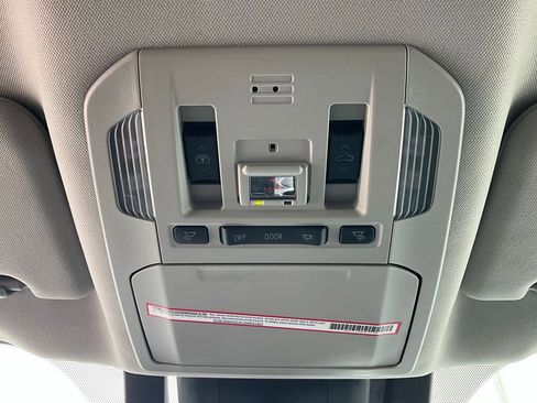 Used 2023 Toyota Highlander Platinum image 19