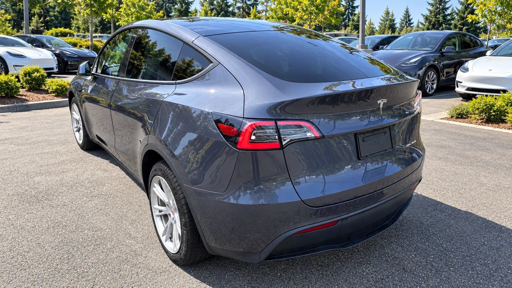 Used 2021 Tesla Model Y Long Range AWD/4WD image 7