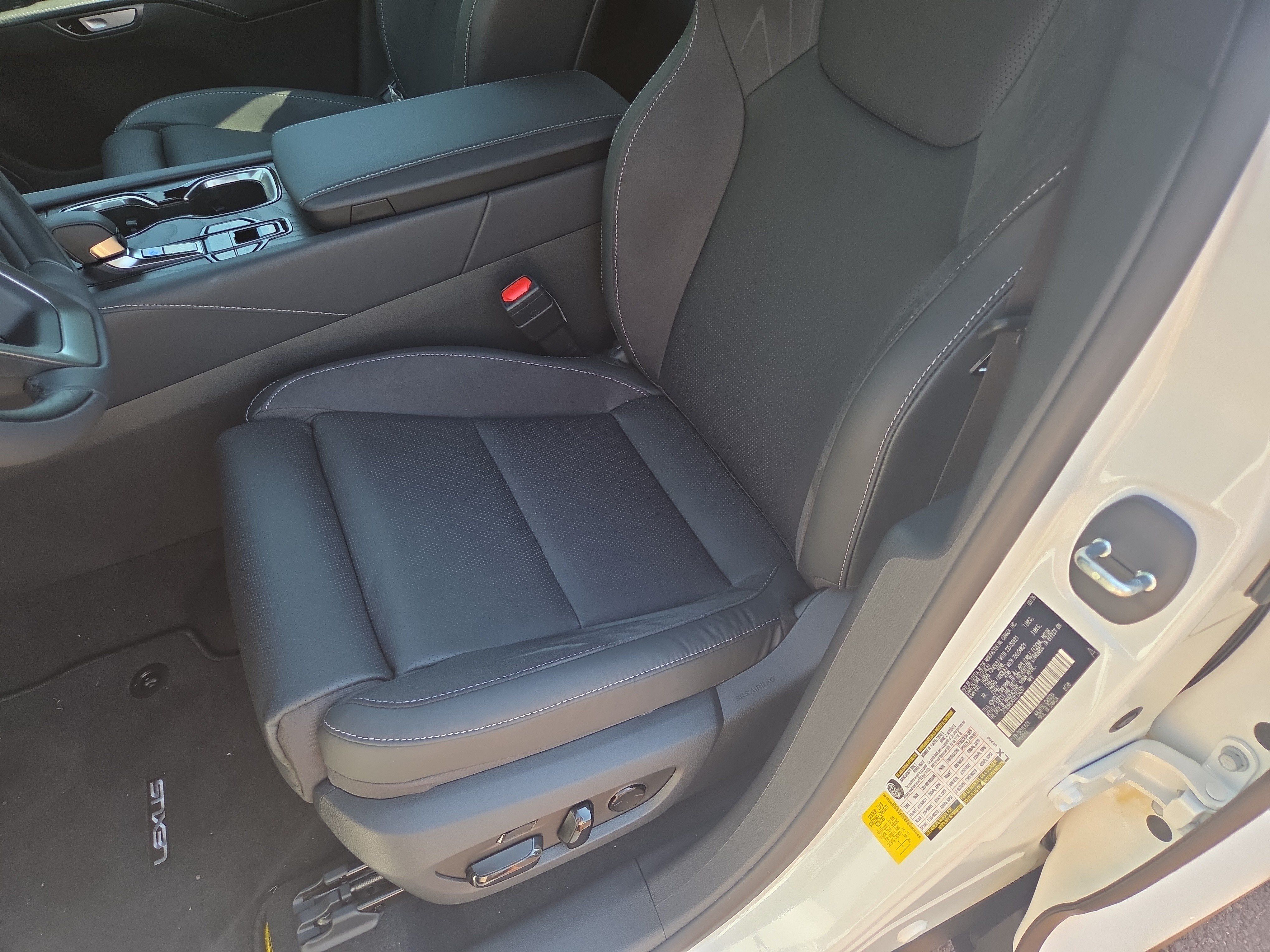 New 2026 Lexus RX 350 w/ Convenience Package AWD/4WD image 7
