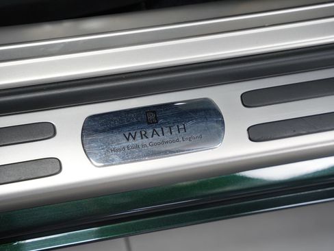 Used 2017 Rolls-Royce Wraith RWD image 31