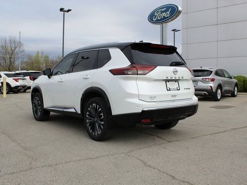 Used 2024 Nissan Rogue Platinum w/ Platinum Premium Package image 3