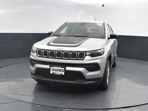 New 2025 Jeep Compass Sport w/ Mopar Graphics Package image 2