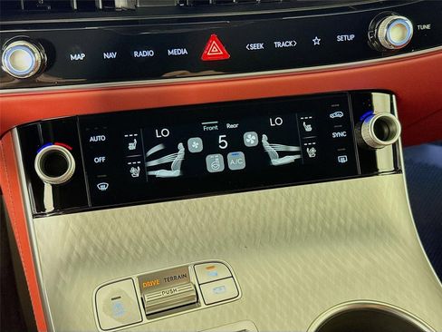 New 2026 Genesis GV70 2.5T Sport Prestige AWD/4WD image 18