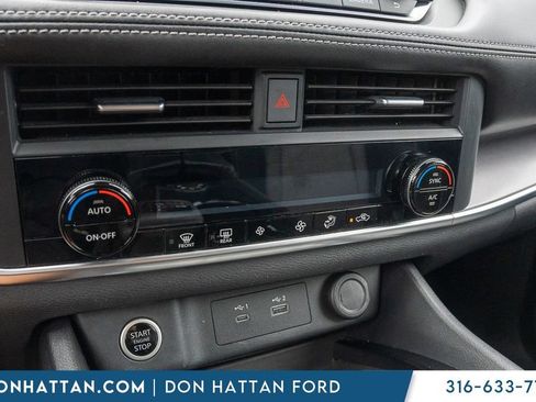 Used 2023 Nissan Rogue SV AWD/4WD image 10